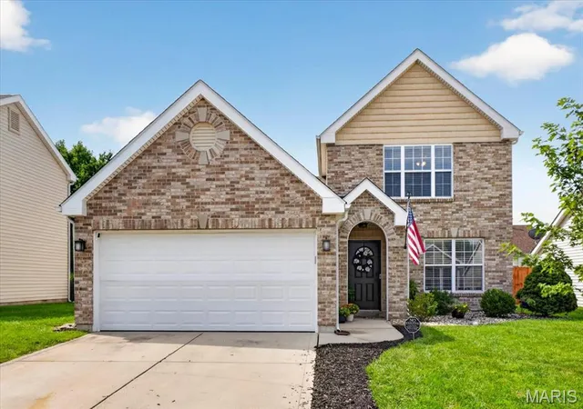 Photo 2 of Sale Pending at 1718 Baxston Ct, Belleville, IL 62226 | MLS# MIS26051081 | Listing updated on 2026-08-12