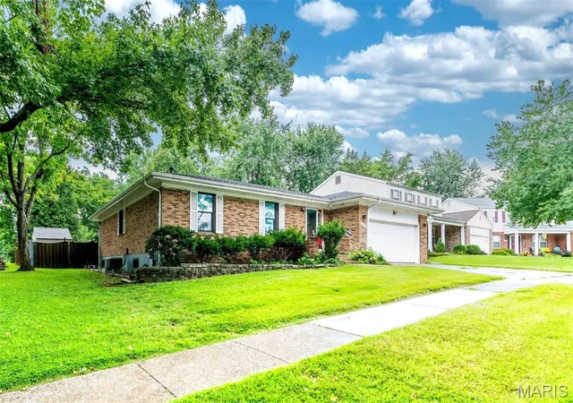 Photo 3 of Single family home for sale at 4708 Koglin Ct, Saint Louis, MO 63123 | MLS# MIS26051082 | Listing updated on 2026-09-28