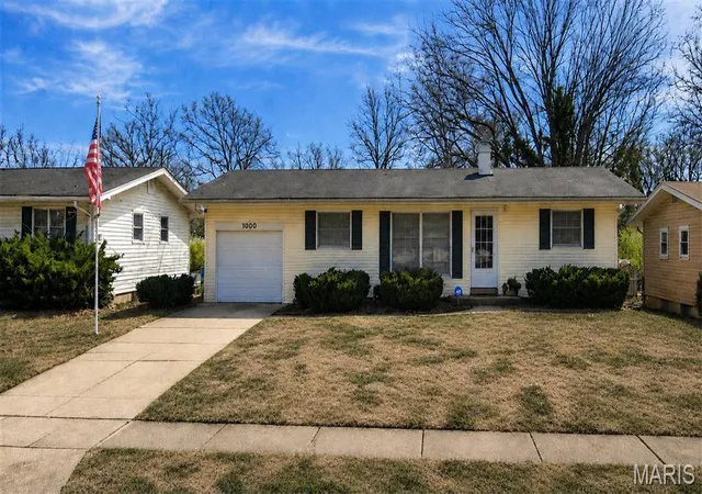 Single family home for sale at 1000 Rogers Ln, Florissant, MO 63033 | MLS# MIS26051087