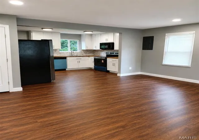 Photo 3 of Sale Pending at 6330 Washington Ave, Berkeley, MO 63134 | MLS# MIS26051092 | Listing updated on 2026-09-08