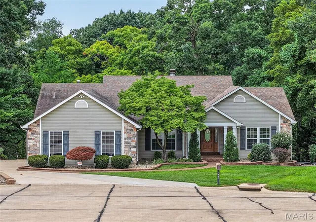 Photo 1 of Sale Pending at 1527 Ridge Hill Ct, Dardenne Prairie, MO 63368 | MLS# MIS26051093 | Listing updated on 2026-08-17