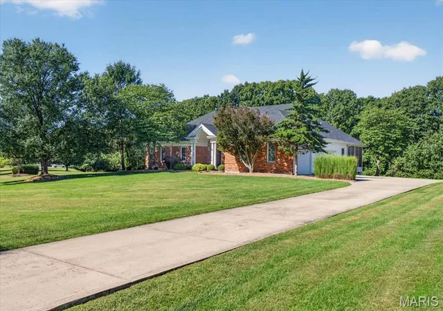 Photo 2 of Sale Pending at 1469 Ridgetree Trails Dr, Wildwood, MO 63021 | MLS# MIS26051098 | Listing updated on 2026-10-05