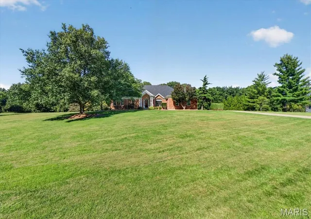 Photo 3 of Sale Pending at 1469 Ridgetree Trails Dr, Wildwood, MO 63021 | MLS# MIS26051098 | Listing updated on 2026-10-05