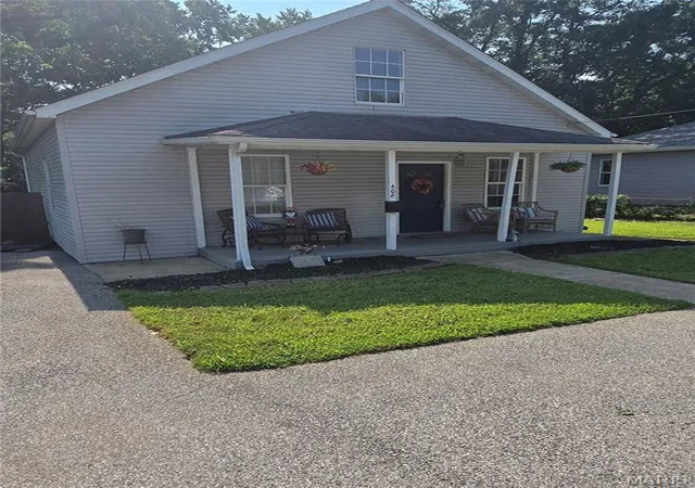 3rd image of 408 Central Ave, Collinsville, IL 62234 | MLS# MIS26051100