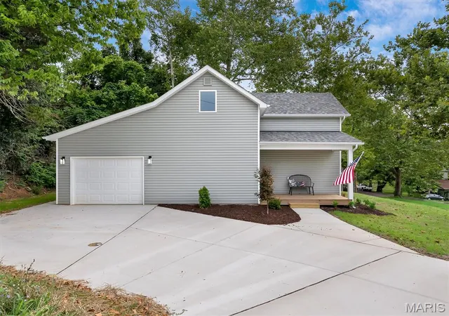 2nd image of 404 N 5th St, Pacific, MO 63069 | MLS# MIS26051104