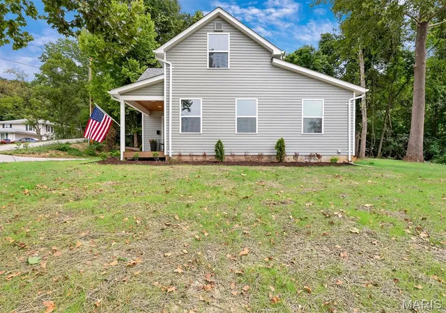 Photo 4 of Single family home for sale at 404 N 5Th St, Pacific, MO 63069 | MLS# MIS26051104 | Listing updated on 2026-10-08