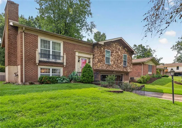 Photo 2 of Single family home for sale at 13236 Vanderwood Dr, Black Jack, MO 63033 | MLS# MIS26051109 | Listing updated on 2026-10-20