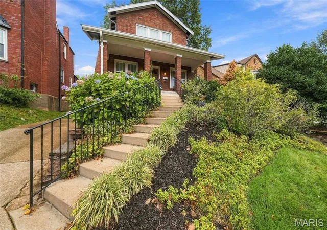 Photo 1 of Sale Pending at 7429 Amherst Ave, Saint Louis, MO 63130 | MLS# MIS26051113 | Listing updated on 2026-10-20