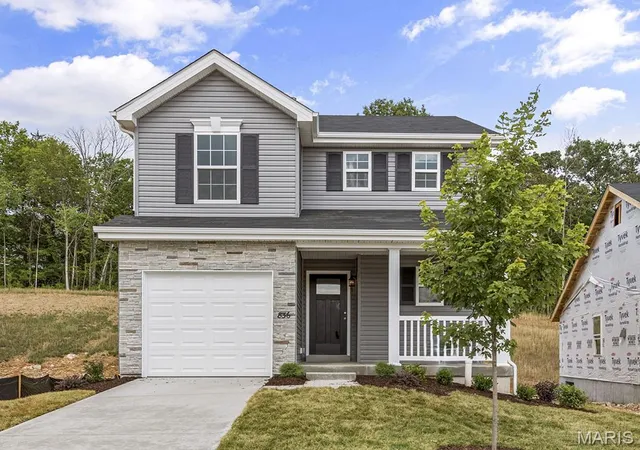 2nd image of 2 St James At Walnut Hills, Jefferson City, MO 65109 | MLS# MIS26051114
