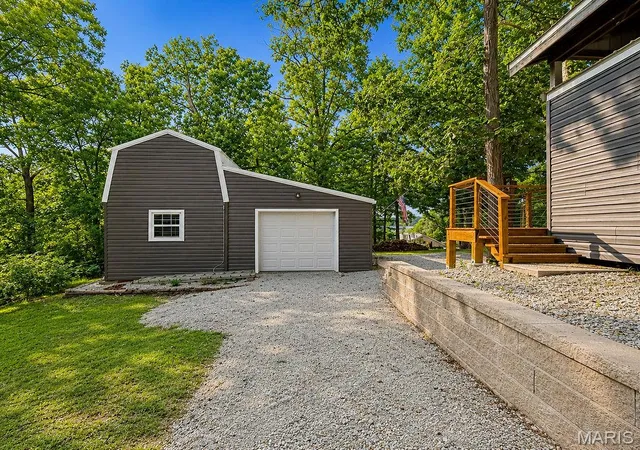 2nd image of 8895 Victoria Ln, French Village, MO 63036 | MLS# MIS26051115