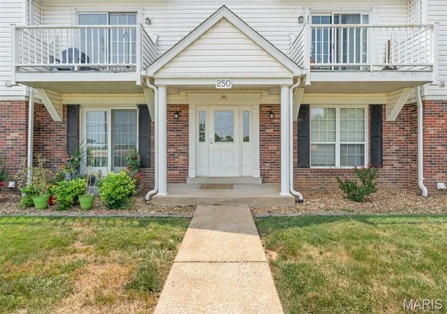 2nd image of 254 Carriage Ct, Washington, MO 63090 | MLS# MIS26051118