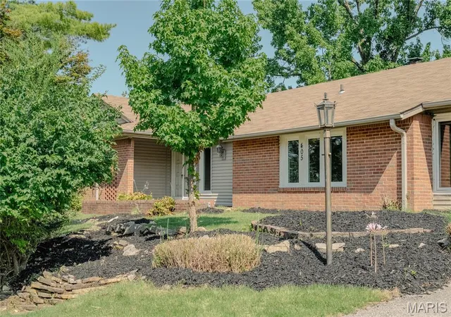2nd image of 405 Brass Lamp Dr, Ballwin, MO 63011 | MLS# MIS26051133