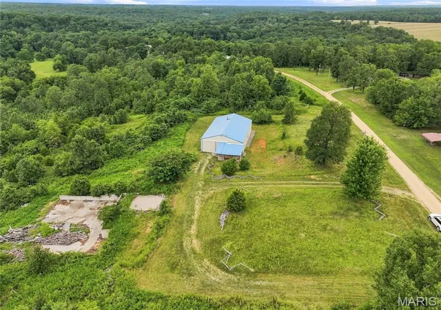 Photo 4 of House for sale at 18133 Jaybird Ln, Lebanon, MO 65536 | MLS# MIS26051143 | Listing updated on 2026-08-14