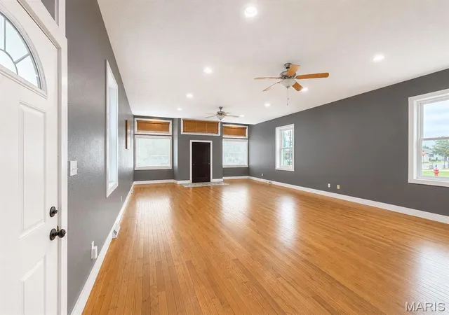 Photo 4 of Single family home for sale at 302 S Main St, Trenton, IL 62293 | MLS# MIS26051147 | Listing updated on 2026-09-07