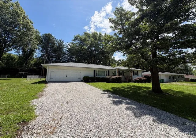 Photo 3 of Single family home for sale at 118 Alice, O Fallon, IL 62269 | MLS# MIS26051152 | Listing updated on 2026-08-13