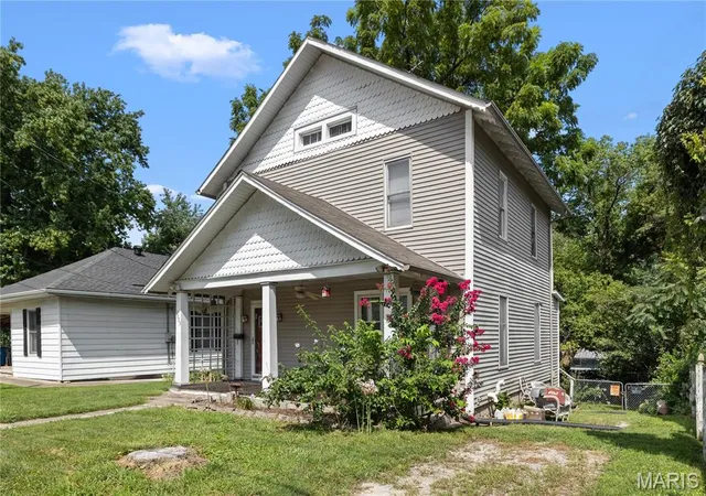 2nd image of 2003 Clawson St, Alton, IL 62002 | MLS# MIS26051156