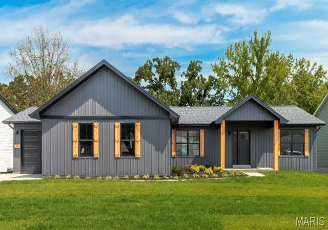 Photo 1 of Single family home for sale at 10 Pershing Cir, O Fallon, MO 63366 | MLS# MIS26051162 | Listing updated on 2026-08-17