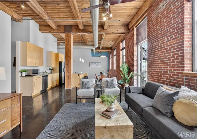 Photo 4 of Sale Pending at 721 N 17Th #202, Saint Louis, MO 63103 | MLS# MIS26051165 | Listing updated on 2026-09-18