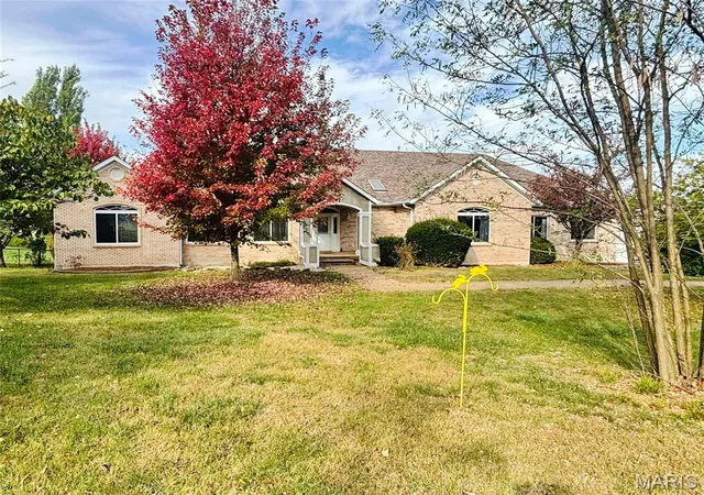 Single family home for sale at 5541 Blackberry Ln, Washington, MO 63090 | MLS# MIS26051179