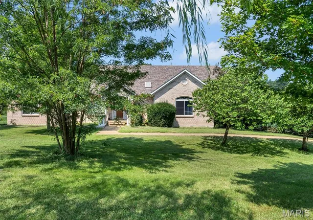 Photo 3 of Single family home for sale at 5541 Blackberry Ln, Washington, MO 63090 | MLS# MIS26051179 | Listing updated on 2026-08-30
