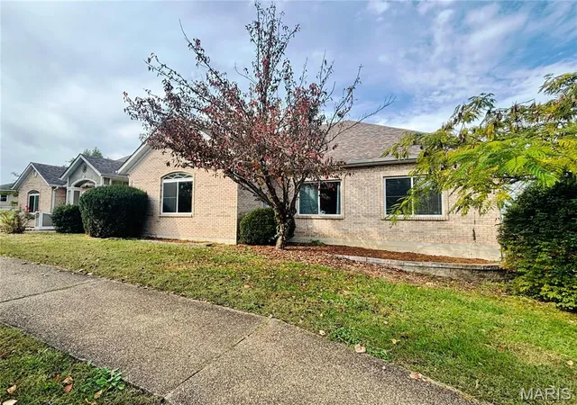 Photo 2 of Single family home for sale at 5541 Blackberry Ln, Washington, MO 63090 | MLS# MIS26051179 | Listing updated on 2026-10-28