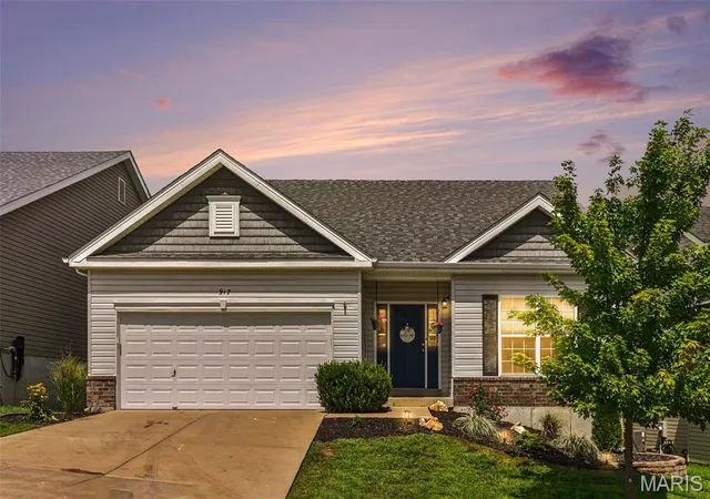Photo 1 of Single family home for sale at 917 Meramec Grv Dr, Ballwin, MO 63021 | MLS# MIS26051186 | Listing updated on 2026-09-07