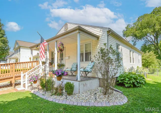 3rd image of 735 Bond Ave, Collinsville, IL 62234 | MLS# MIS26051190