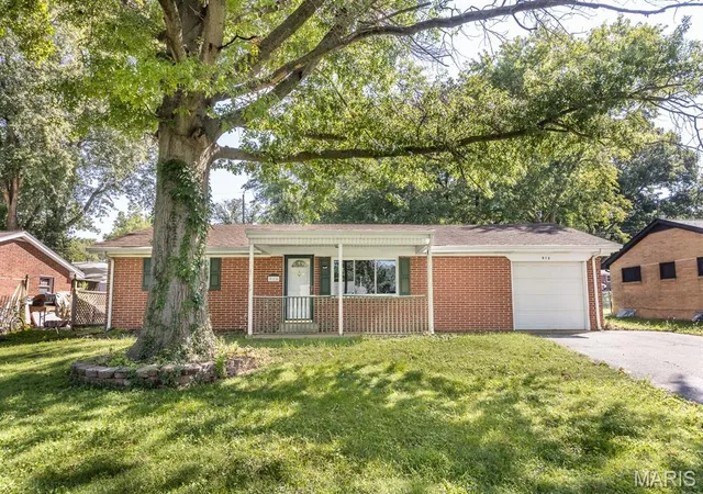 1st image of 916 Peony Dr, Belleville, IL 62220 | MLS# MIS26051209