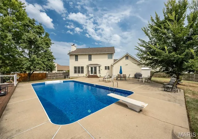 Photo 4 of Sale Pending at 3 River Moss Ct, Saint Peters, MO 63376 | MLS# MIS26051210 | Listing updated on 2026-10-07
