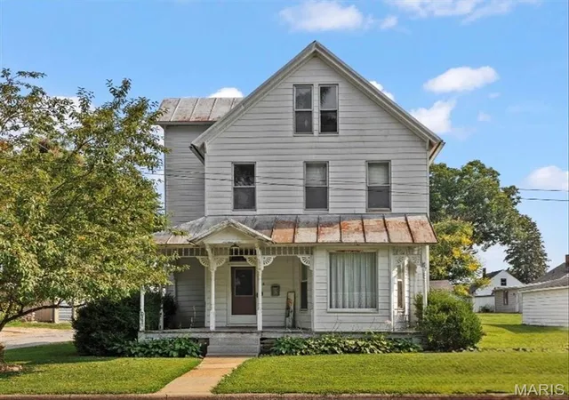 Photo 2 of Single family home for sale at 114 W Pine St, Red Bud, IL 62278 | MLS# MIS26051211 | Listing updated on 2026-09-04