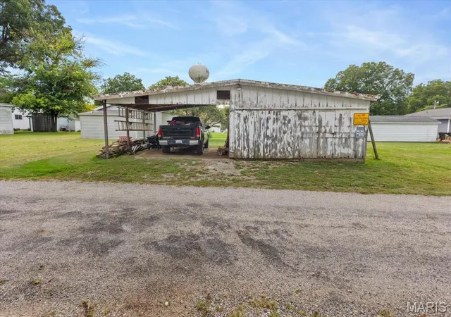 Photo 31 of Single family home for sale at 114 W Pine St, Red Bud, IL 62278 | MLS# MIS26051211 | Listing updated on 2026-09-04