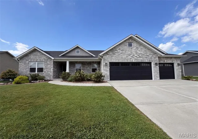 Photo 1 of Single family home for sale at 217 Emerald Wy, Granite City, IL 62040 | MLS# MIS26051219 | Listing updated on 2026-09-13