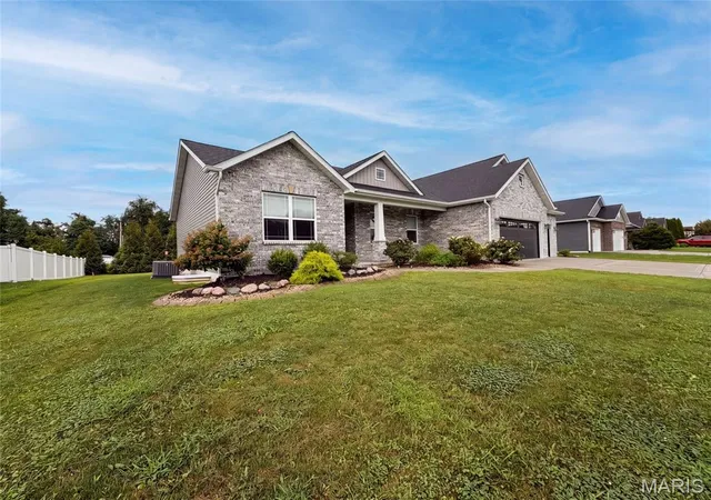 Photo 18 of Single family home for sale at 217 Emerald Wy, Granite City, IL 62040 | MLS# MIS26051219 | Listing updated on 2026-09-13