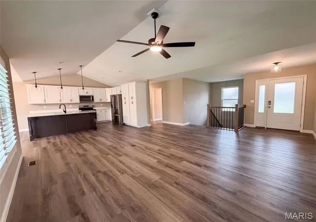 Photo 2 of Single family home for sale at 217 Emerald Wy, Granite City, IL 62040 | MLS# MIS26051219 | Listing updated on 2026-09-13