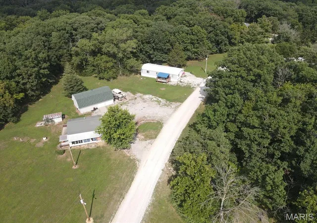 Photo 4 of Single family home for sale at 28567 Comanche Trl, Canton, MO 63435 | MLS# MIS26051224 | Listing updated on 2026-08-10