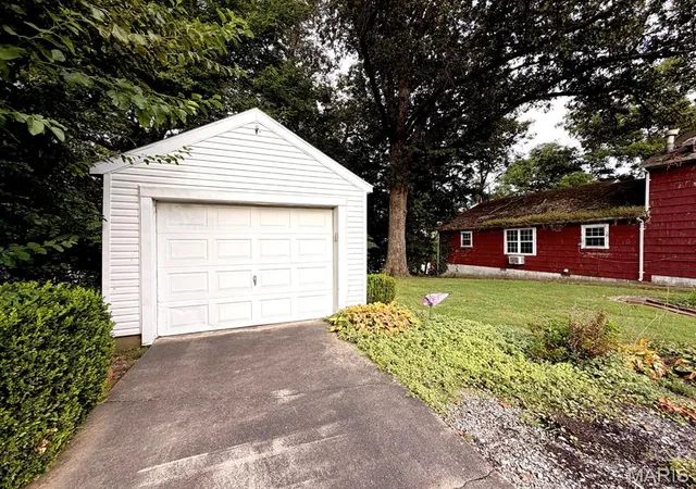 23rd image of 15 S Hickory St, Dexter, MO 63841 | MLS# MIS26051228