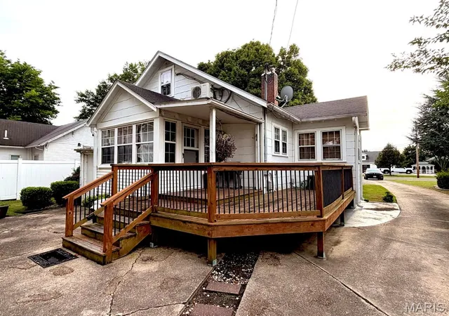 4th image of 15 S Hickory St, Dexter, MO 63841 | MLS# MIS26051228