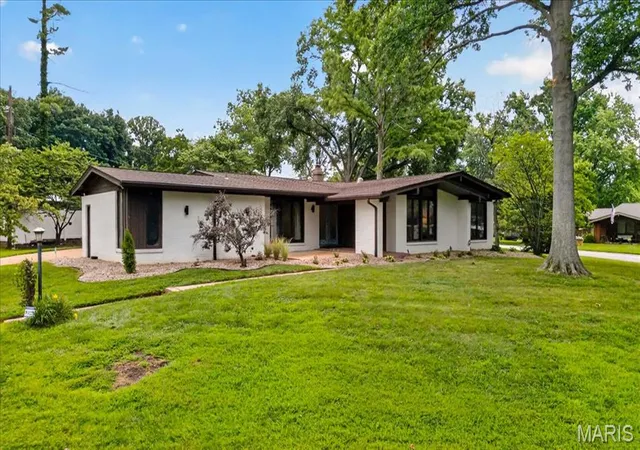 1st image of 401 Andover Ln, Ballwin, MO 63011 | MLS# MIS26051242