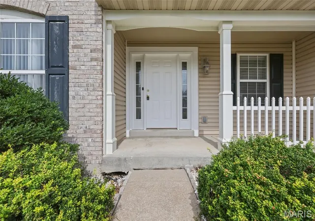 Photo 2 of Single family home for sale at 1117 Spring Orchard Dr, O Fallon, MO 63368 | MLS# MIS26051259 | Listing updated on 2026-09-14