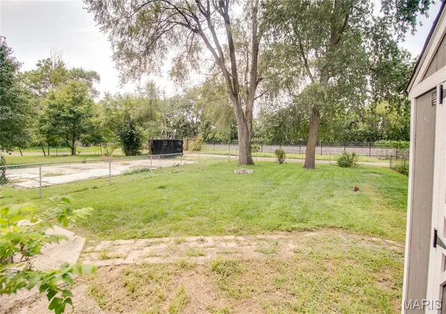 23rd image of 336 Goulding St, East Alton, IL 62024 | MLS# MIS26051263