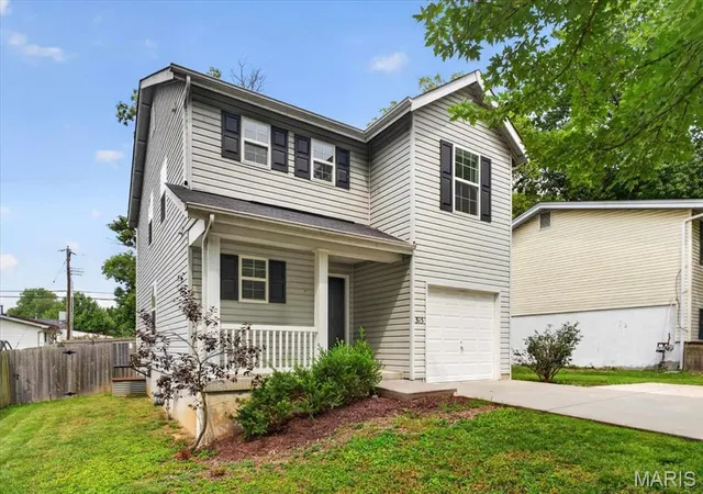 Photo 1 of Single family home for sale at 313 Lindy Blvd, Ballwin, MO 63021 | MLS# MIS26051269 | Listing updated on 2026-08-21
