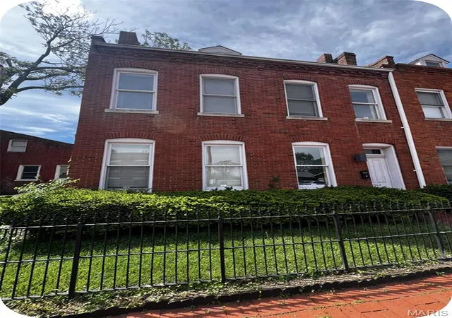 1st image of 1917 S 11th St, St Louis, MO 63104 | MLS# MIS26051276