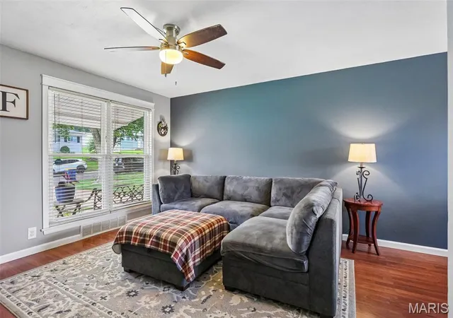 Photo 3 of Sale Pending at 219 Arras Dr, Saint Louis, MO 63129 | MLS# MIS26051281 | Listing updated on 2026-08-20