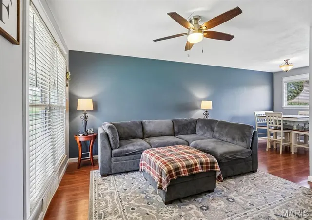 Photo 4 of Sale Pending at 219 Arras Dr, Saint Louis, MO 63129 | MLS# MIS26051281 | Listing updated on 2026-08-20