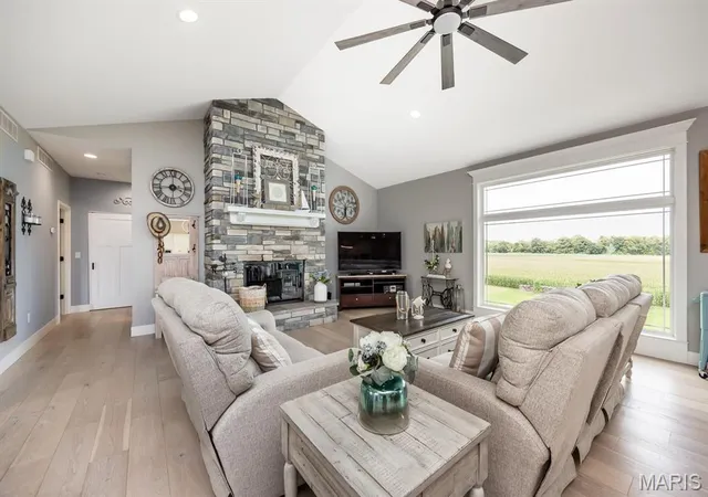 2nd image of 3450 Arbor View Ct, Freeburg, IL 62243 | MLS# MIS26051289
