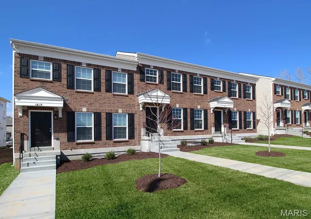 Condo for sale at 2 Georgetown At Harvest Townhome, O'Fallon, MO 63385 | MLS# MIS26051293
