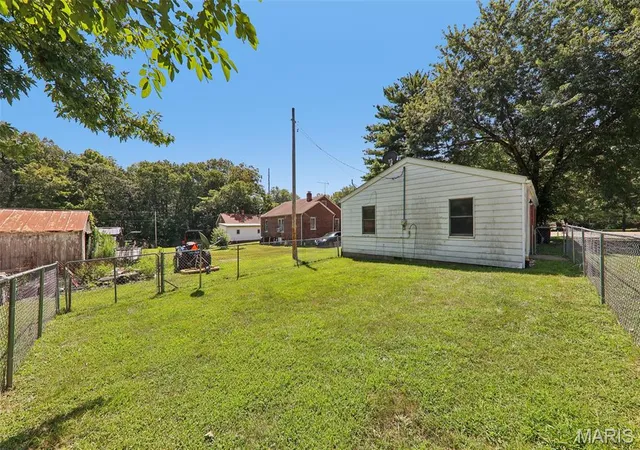Photo 4 of Single family home for sale at 4107 Illinois Route 16, Litchfield, IL 62056 | MLS# MIS26051294 | Listing updated on 2026-08-10
