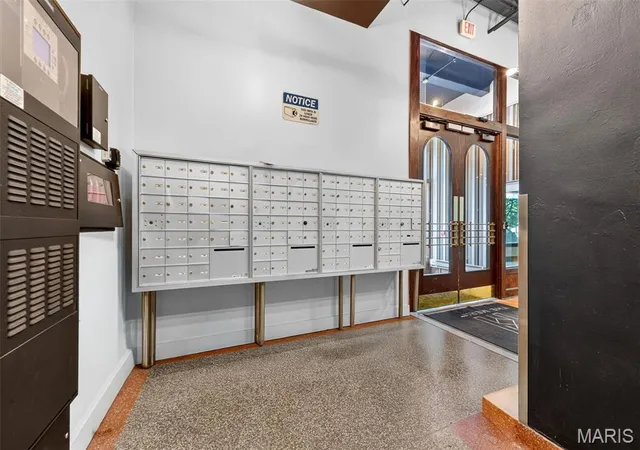 Photo 3 of Sale Pending at 1136 Washington Ave #308, Saint Louis, MO 63101 | MLS# MIS26051297 | Listing updated on 2026-08-21