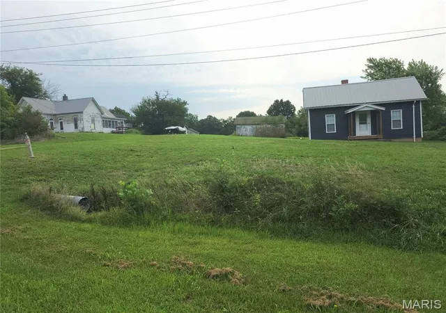 1st image of 322 And 318 Palmyra St, Perry, MO 63462 | MLS# MIS26051302