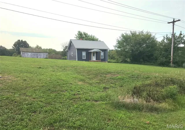 21st image of 322 And 318 Palmyra St, Perry, MO 63462 | MLS# MIS26051302
